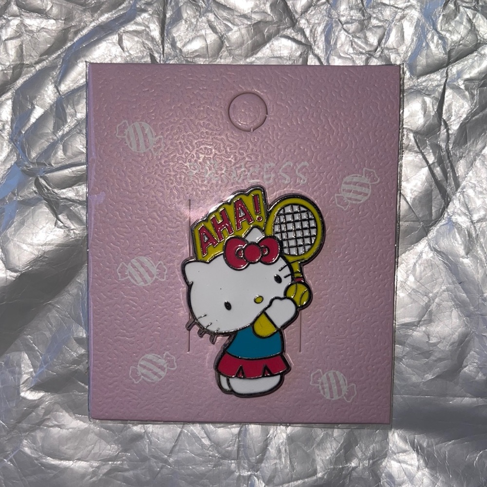 Hello Kitty Brooch Pin - Picture 2 of 4